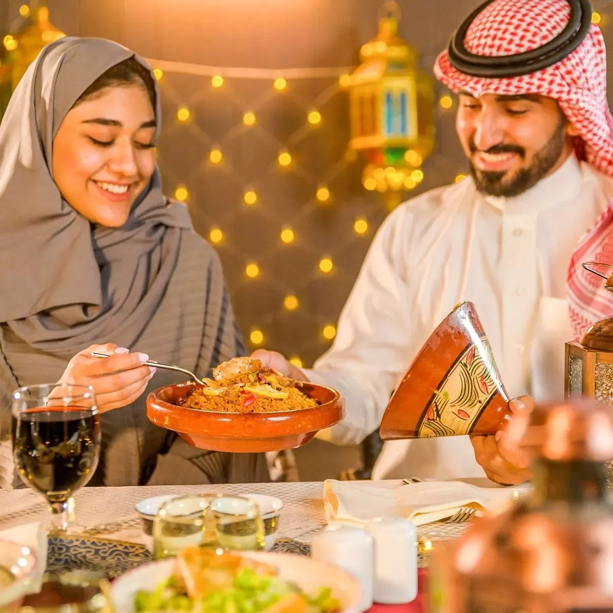 عروض افطار رمضان 2023 في الرياض تتضمّن لائحة بأشهى المأكولات