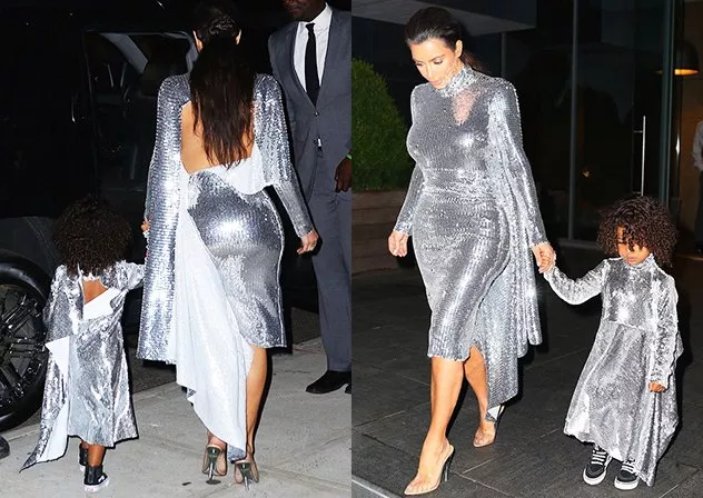 Kim Kardashian  وابنتها: نسخة طبق الأصل تشعّ بريقاً