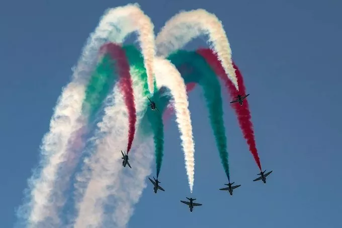 العروض الجوية زيّنت سماء جدة احتفالاً باليوم الوطني السعودي 92