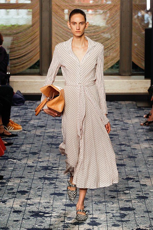 عرض أزياء Gabriela Hearst لربيع 2018، خلال أسبوع الموضة في نيويورك