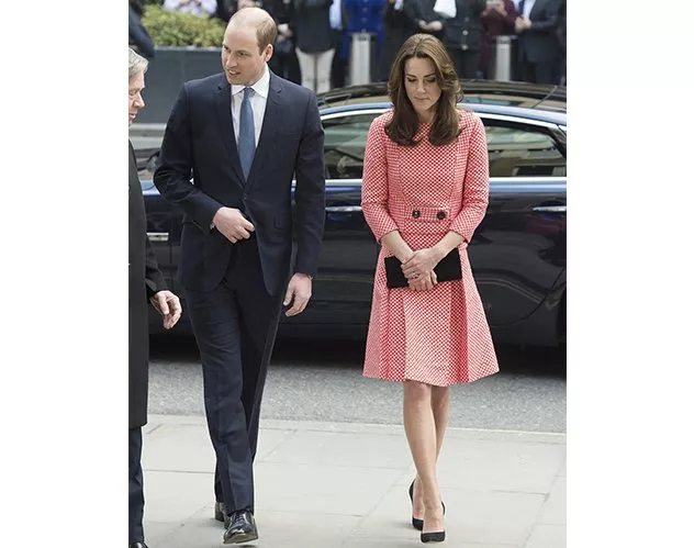 Kate Middleton تثير جنون الجميع في إطلالة بأسلوب الخمسينيّات