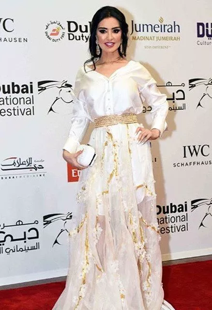 إطلالات النجمات خلال حفل افتتاح مهرجان دبي السينمائي 2015