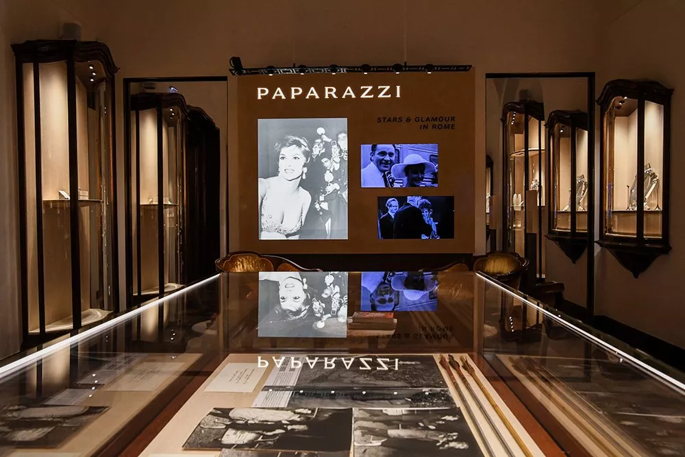 معرض Paparrazi Exhibition الخاص بـBulgari يُعيد إحياء أجواء الخمسينيات والستينيات المميّزة