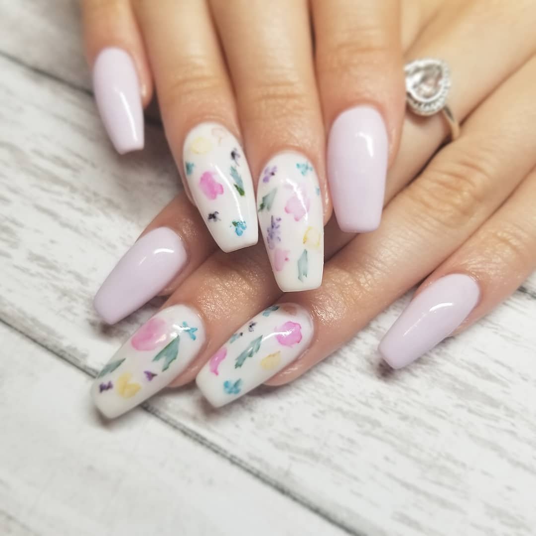 مناكير Milk Bath Nails