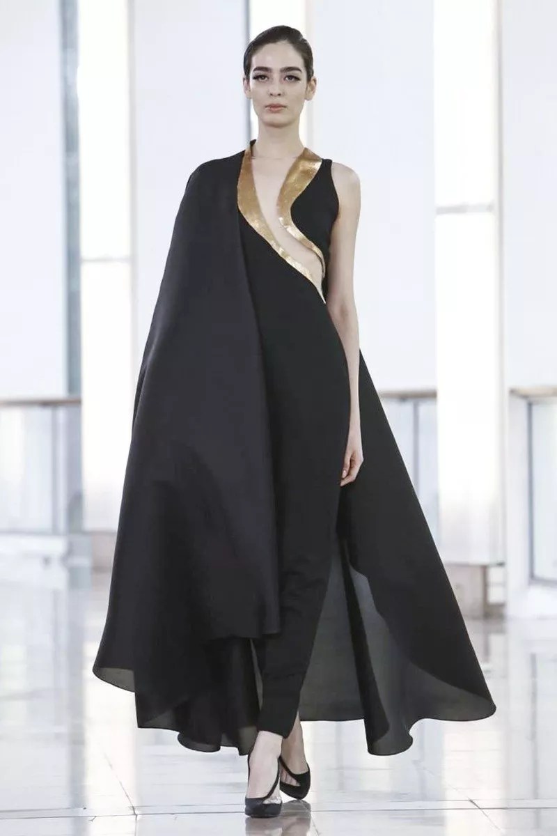 35 فستان سهرة من أسبوع الموضة في باريس للخياطة الراقية