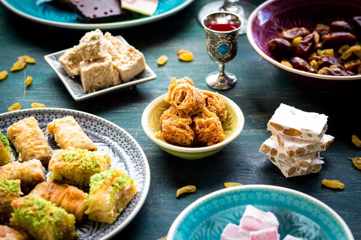 ما هي مدة حفظ أكلات رمضان المطبوخة في كل من الثلاجة والفريزر؟