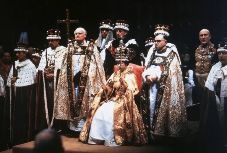 أرقام قياسية، ألقاب وإنجازات تاريخية... ثمرة حكم الملكة اليزابيث طوال 70 عام
