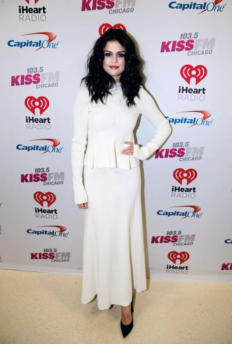 Selena Gomez من نجمة ديزني إلى منافِسة أساسيّة في ملعب الموضة