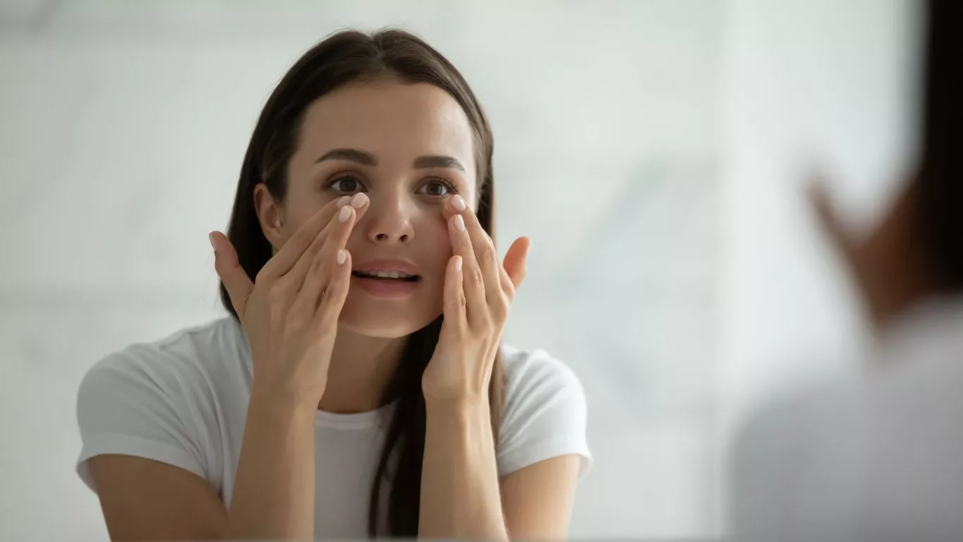 هل سمعتِ من قبل عن ميلانوما العين؟ هذه هي أعراضها وطرق علاجها