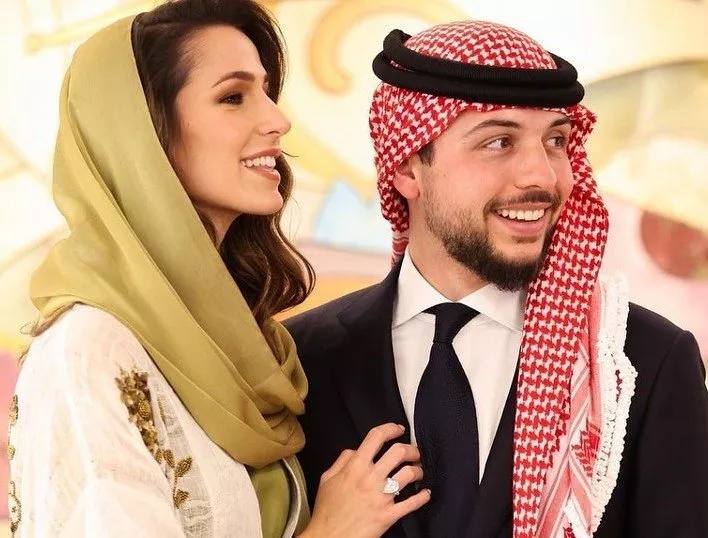 صور خطوبة الأمير الحسين بن عبدالله الثاني... الملكة رانيا علّقت بكلمات معبّرة