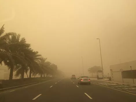 هيئة الطرق والمواصلات في دبي تطلق حزمة من النصائح لقيادة آمنة أثناء العاصفة الرملية