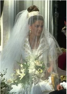 30 عام بين زفاف الملكة رانيا والاميرة رجوة، والمشهد يُعيد نفسه!