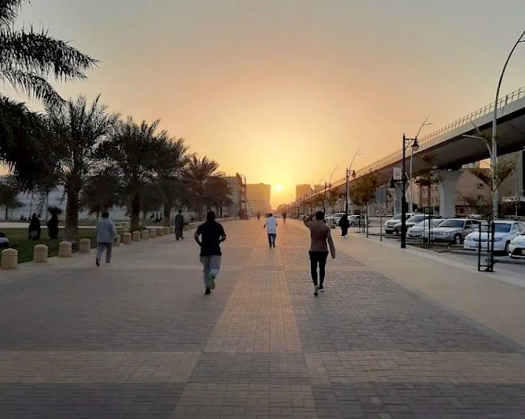 ممشى غرناطة في الرياض افضل اماكن للمشي في رمضان