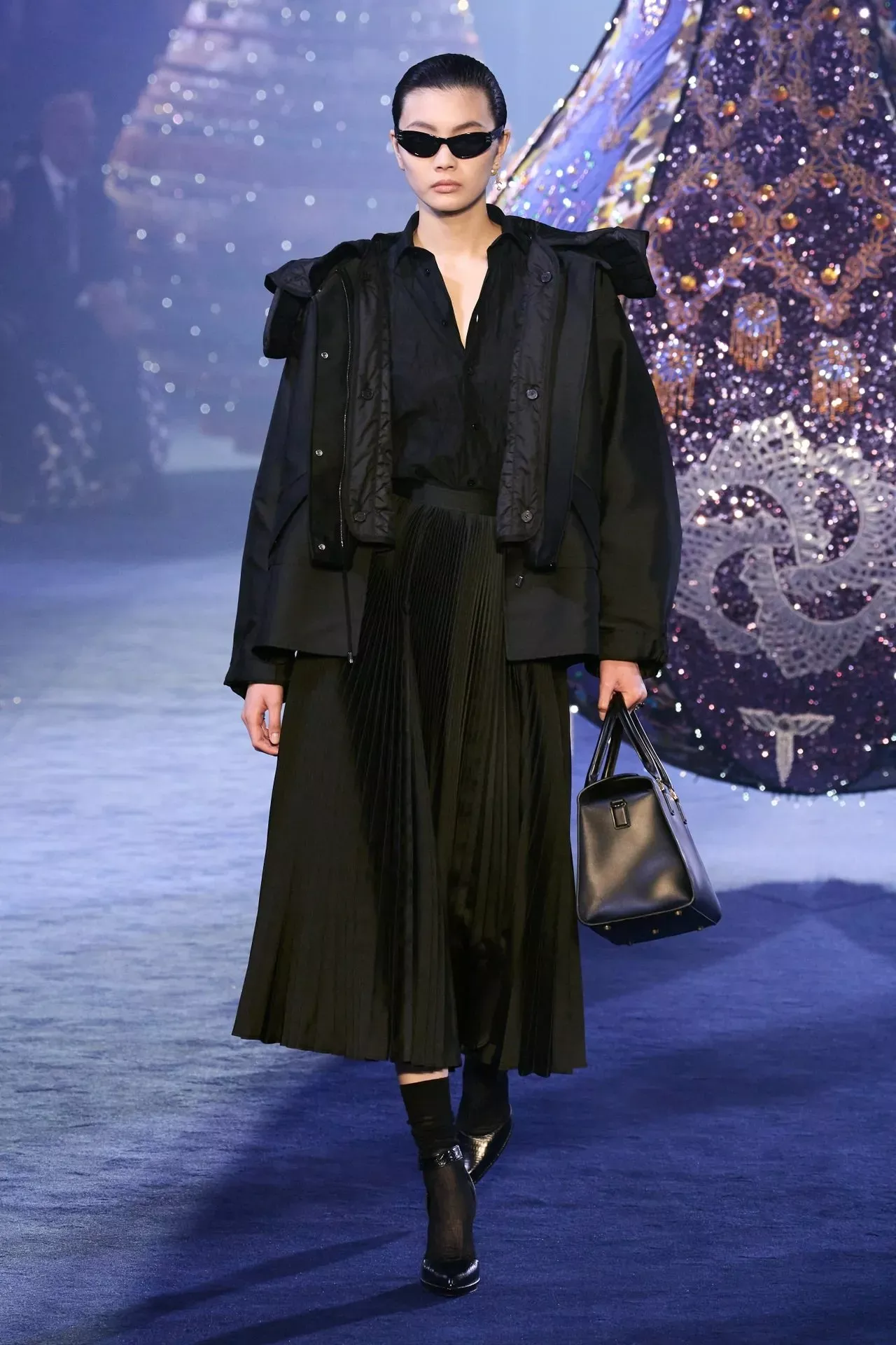 مجموعة Dior لخريف وشتاء 2023-2024 تحاكي الأنوثة، التمرّد، القوّة والرقّة