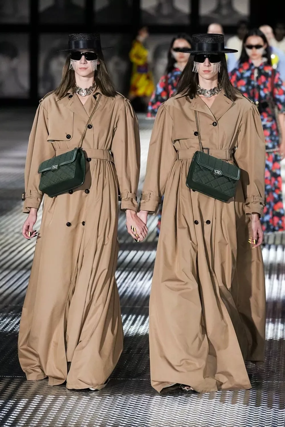 مجموعة Gucci لربيع وصيف 2023: التوأمة في الموضة بعيون Alessandro Michele