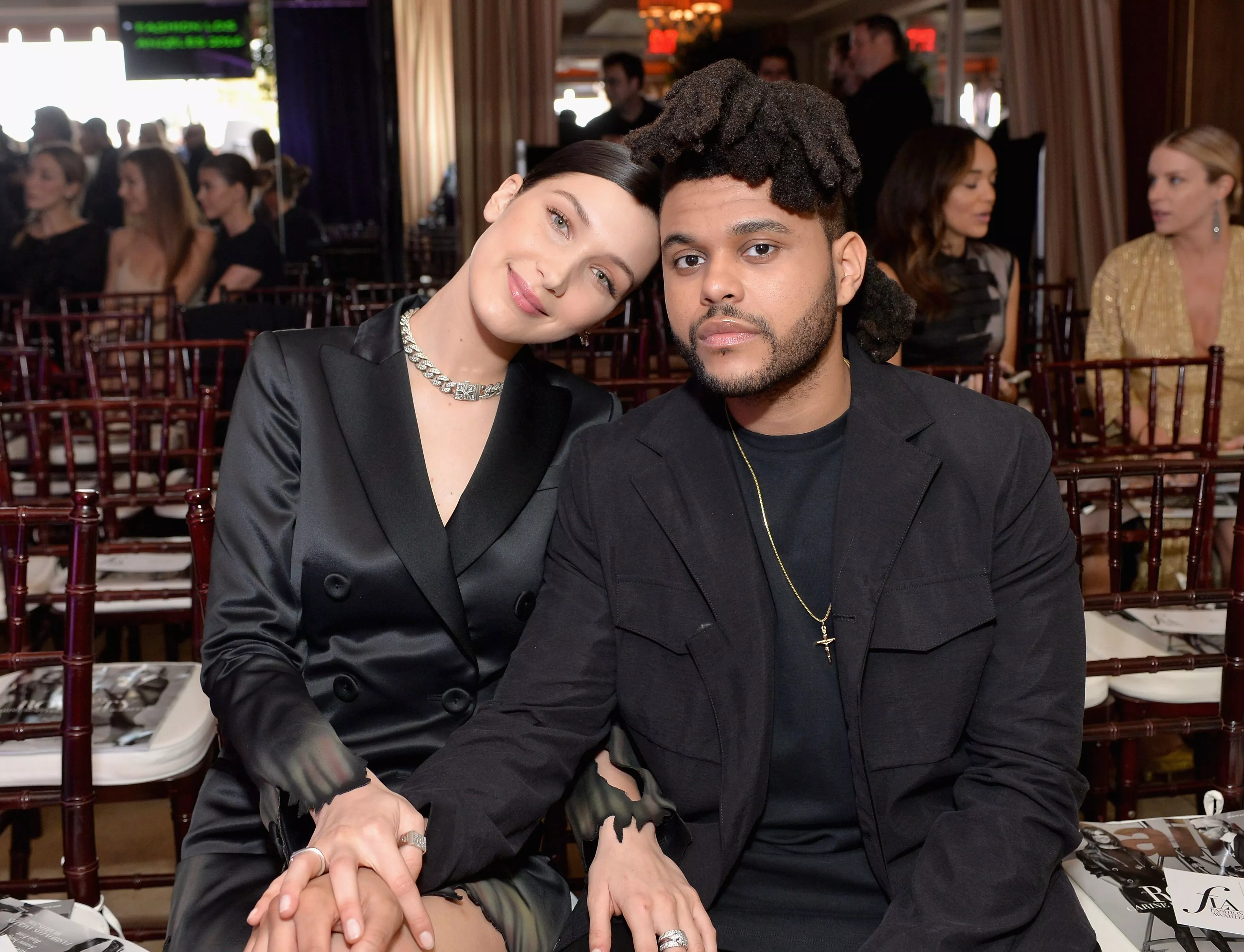 هل يميل The Weeknd إلى اختيار شريكاته وأصدقائه من جذور عربية؟