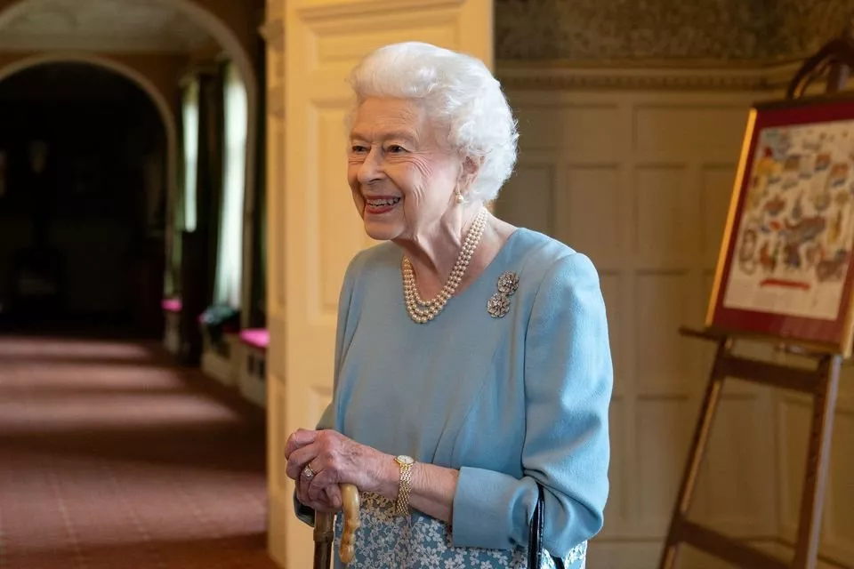 الملكة إليزابيث الثانية تحتفل بـ70 عام لتولي العرش وتمنح كاميلا لقب زوجة الملك