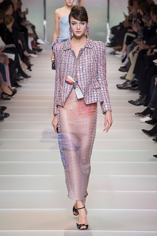 عرض أزياء أرماني بريفيه لربيع 2018