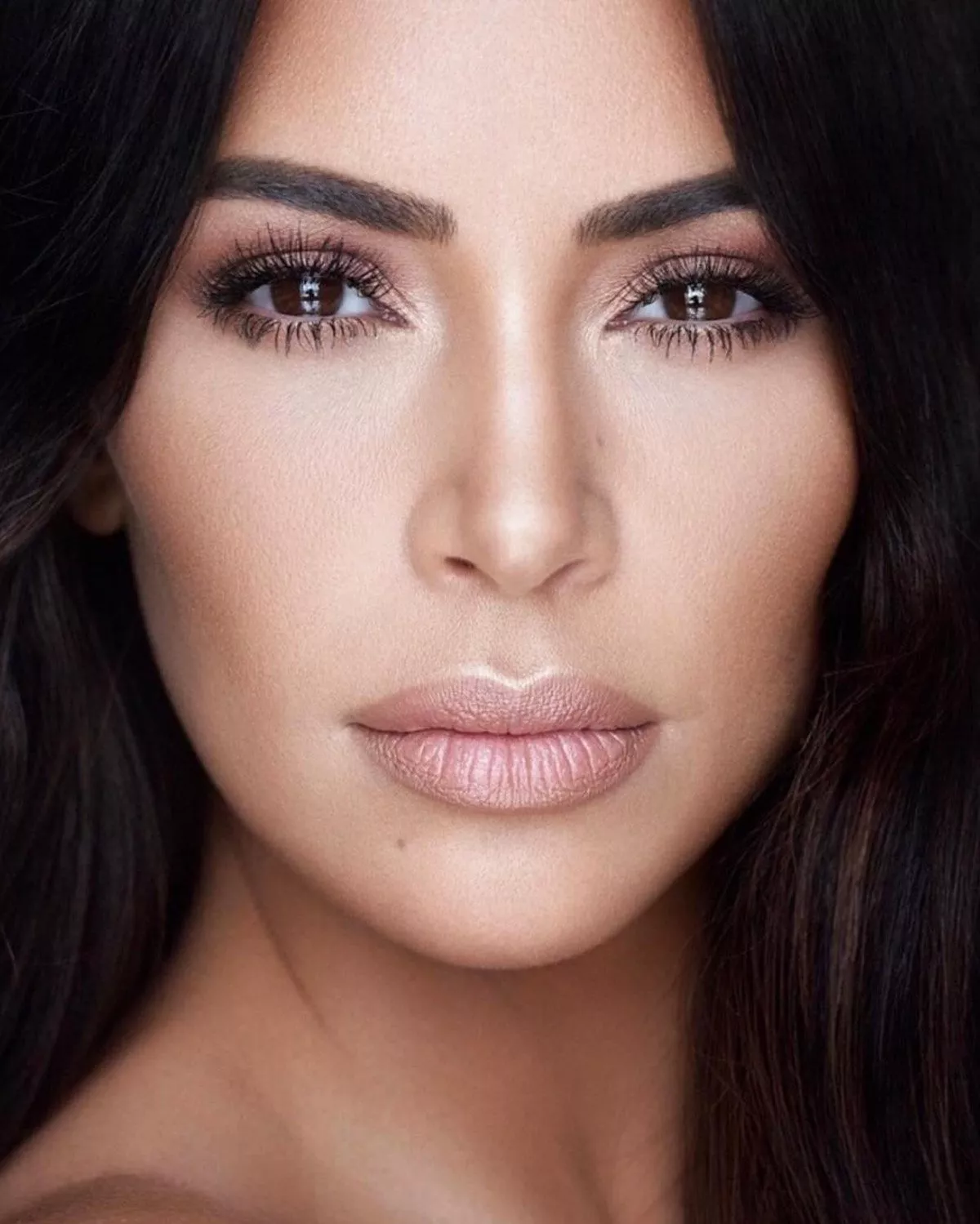 حيلة Kim Kardashian للحصول على رموش طويلة وكثيفة فوراً: الكونسيلر!