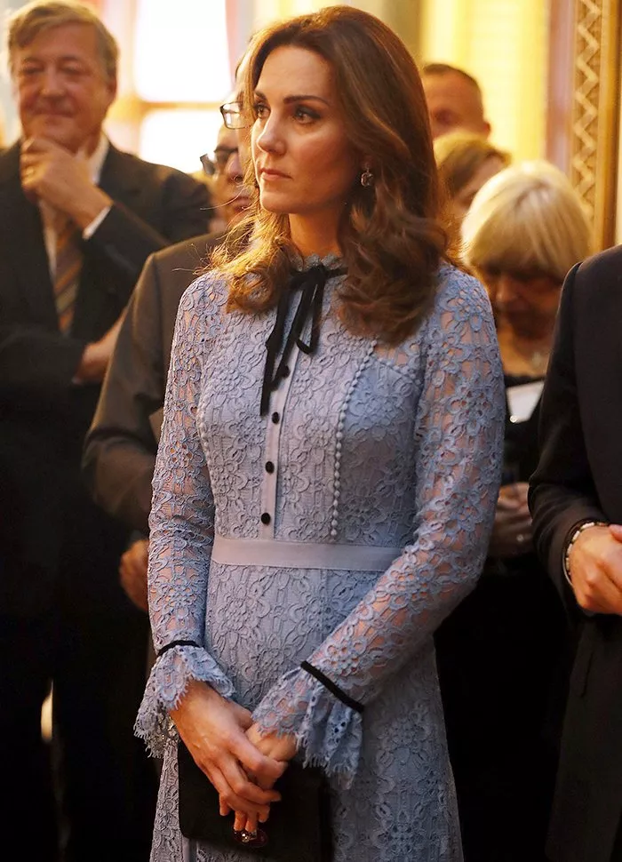 الإطلالة الأولى للدوقة Kate Middleton بعد خبر إعلان حملها