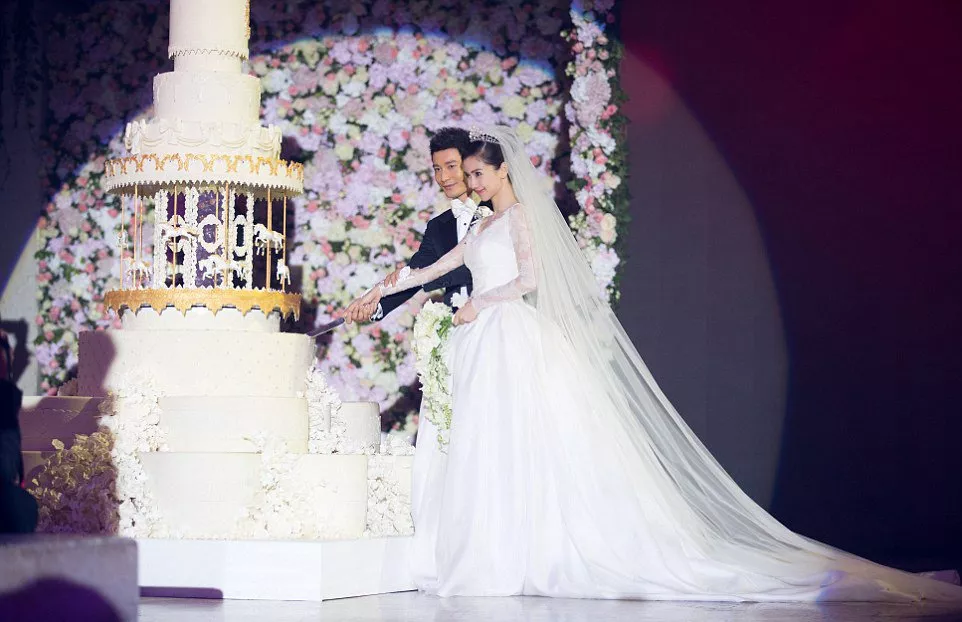 النجمة Angelababy تحتفل بزواجها في أضخم حفل زفاف لهذا القرن
