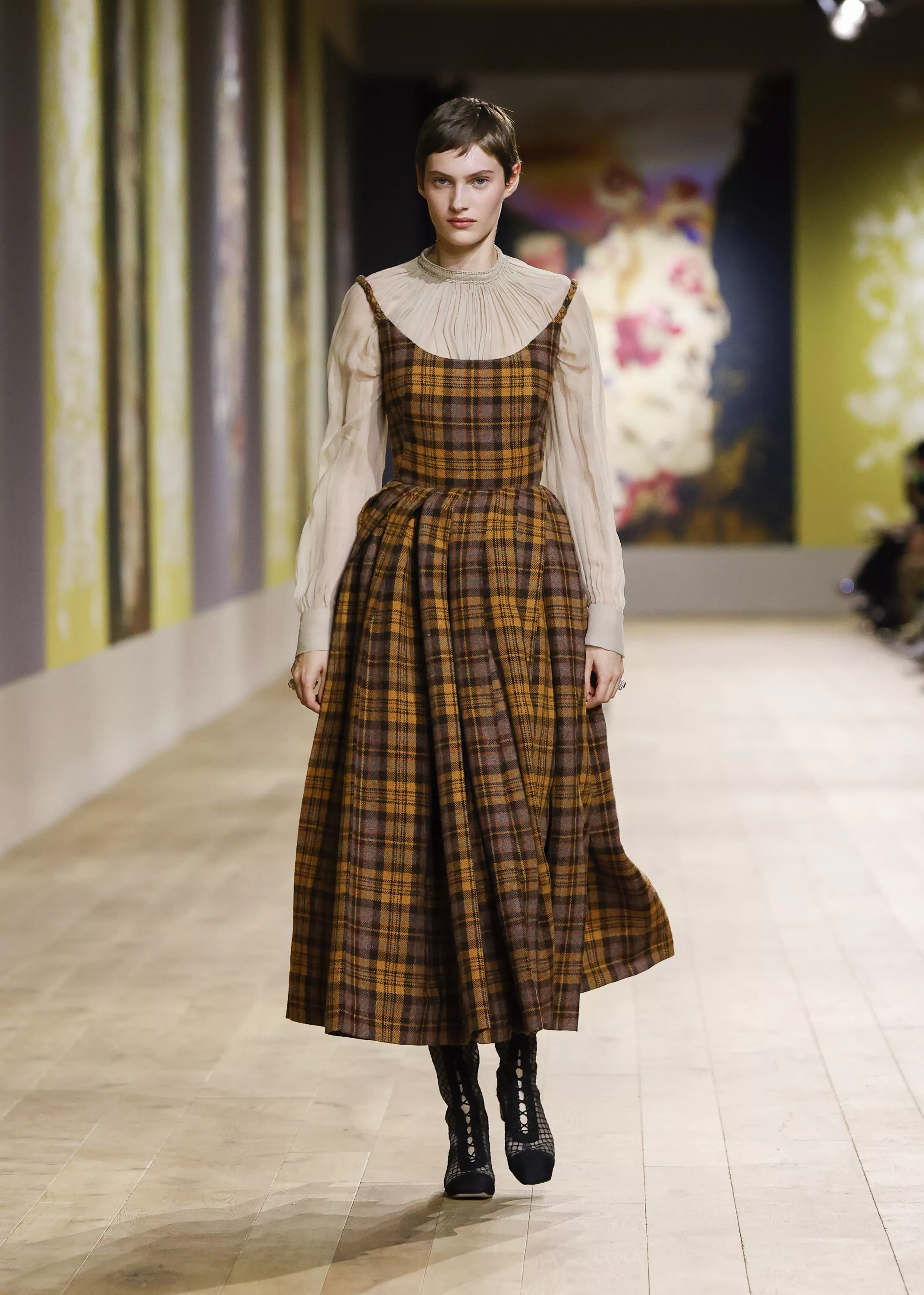 مجموعة Dior للخياطة الراقية لخريف وشتاء 2022-2023: احتفال بشجرة الحياة ومعانيها