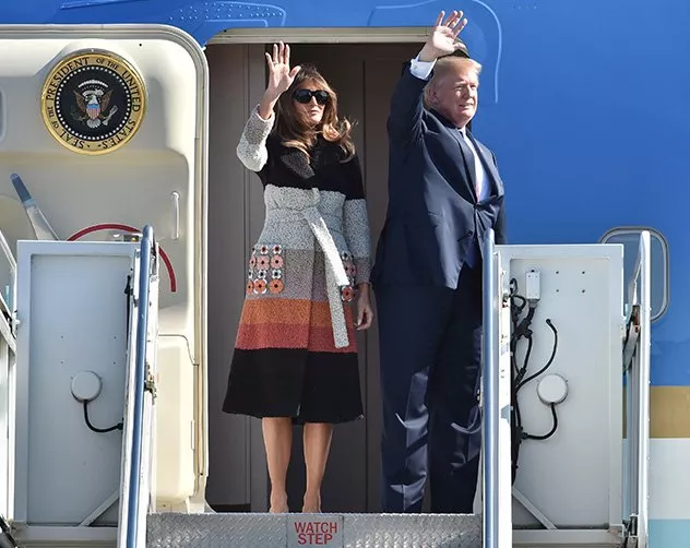 Melania Trump تنطلق في جولة إلى آسيا لمدّة 12 اليوم والأناقة حليفة إطلالاتها