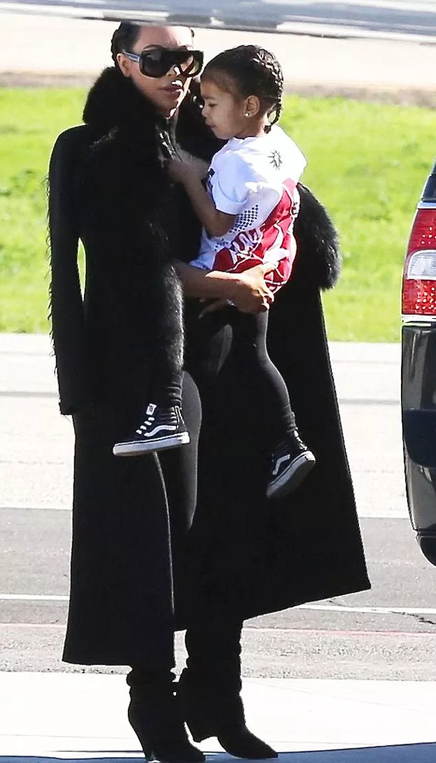 Kim Kardashian في أول إطلالة رسميّة بعد إنجابها إبنها