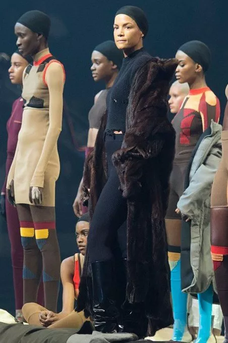 عرض أزياء Yeezy في أسبوع الموضة في نيويورك: حدث غير مسبوق والأوّل من نوعه