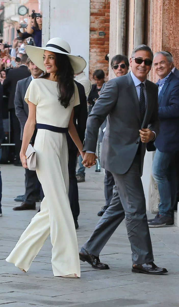 أجمل إطلالات Amal وGeorge Clooney بمناسبة عيد زواجهما