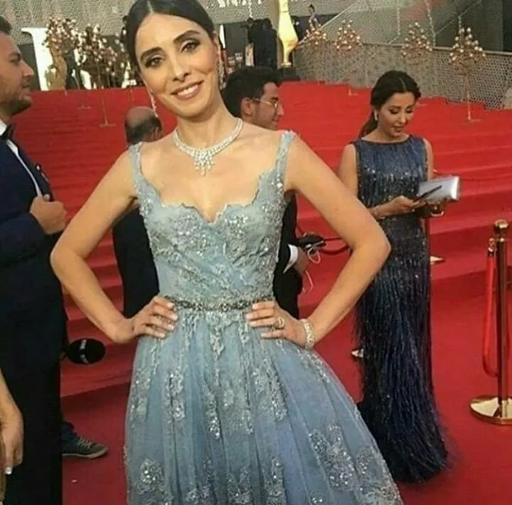 الممثّلة التركيّة Nur Fettahoglu في حفل بياف 2017: إطلالة رومنسيّة فاتنة