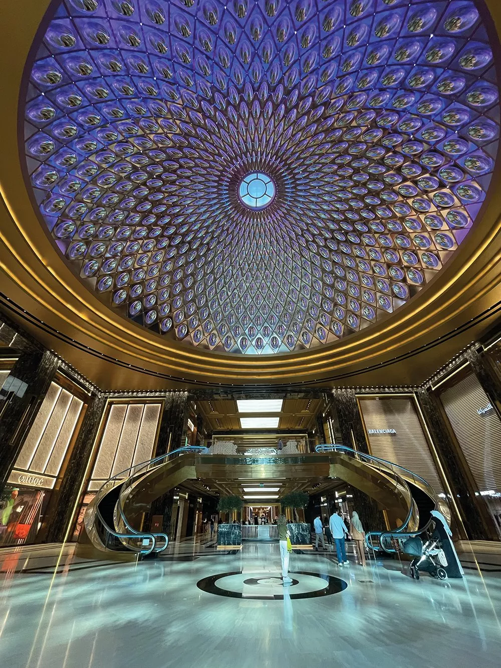 تجربتي مع فندق Waldorf Astoria Kuwait: مزيج بين التاريخ والرفاهية