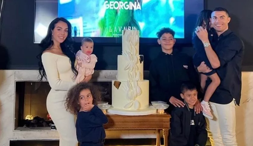 كيف احتفلت جورجينا رودريغيز بعيد ميلادها الـ29 في الرياض؟