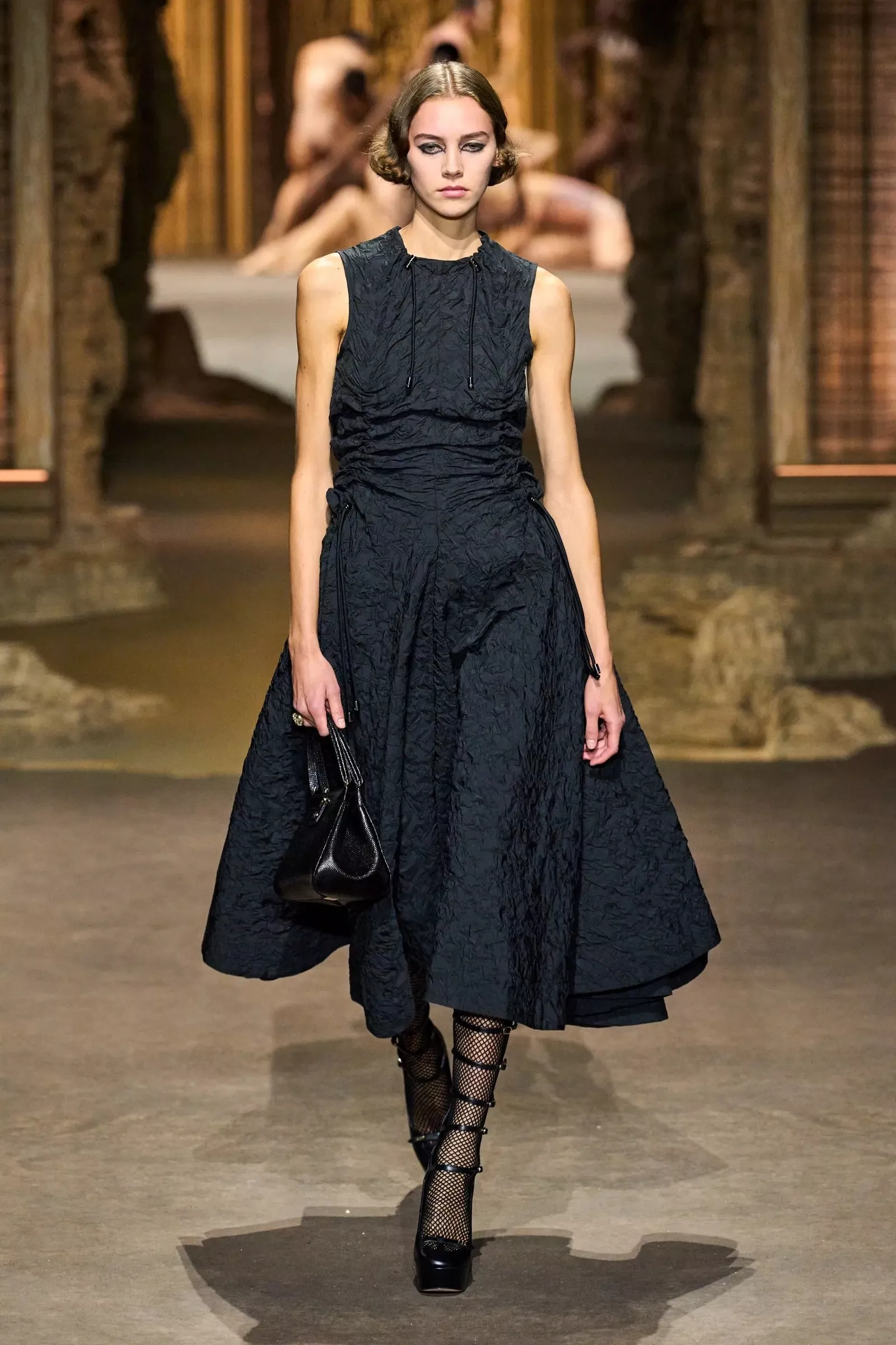 مجموعة Dior لربيع وصيف 2023: مزج الموضة التاريخية بالمُعاصرة
