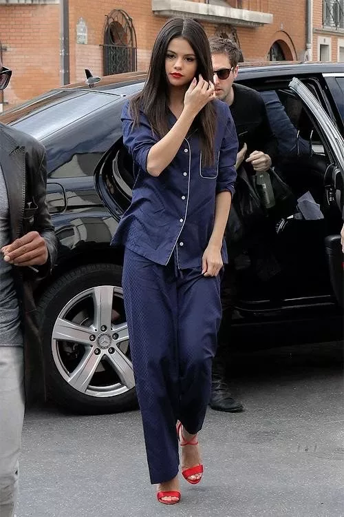 أجمل إطلالات Selena Gomez خلال أسابيع الموضة