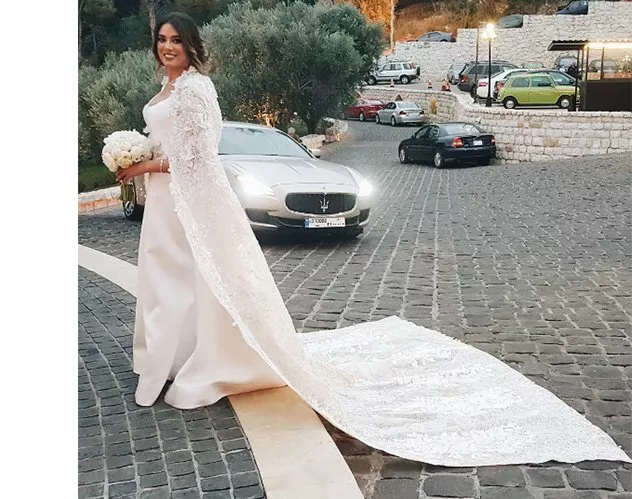 إطلالة ملكيّة بامتياز لملكة جمال لبنان السابقة نادين ويلسون نجيم في حفل زفافها