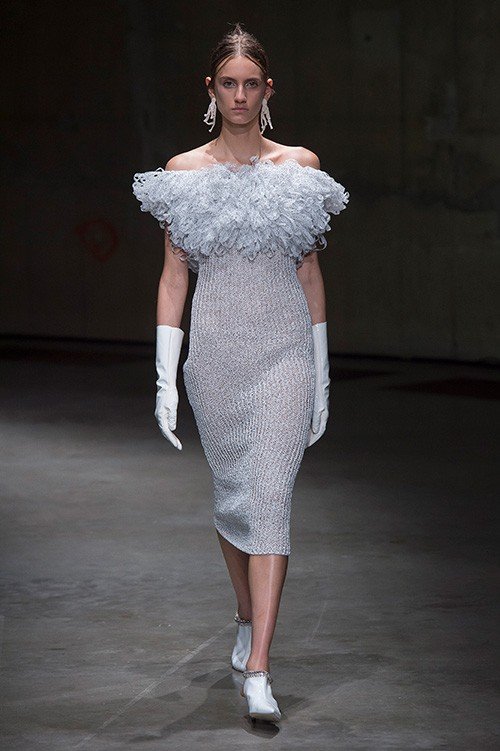 عرض أزياء Christopher Kane لربيع 2018، خلال أسبوع الموضة في لندن