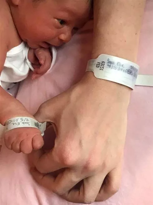 أنابيلا هلال تنجب مولودها الرابع في الولايات المتّحدة