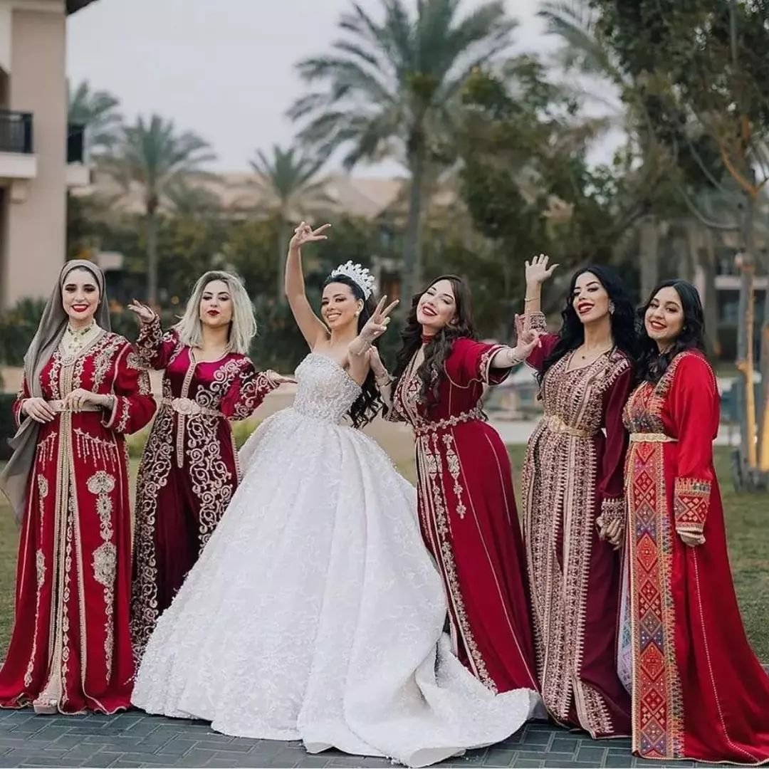عفراء السطي في فستان زفاف