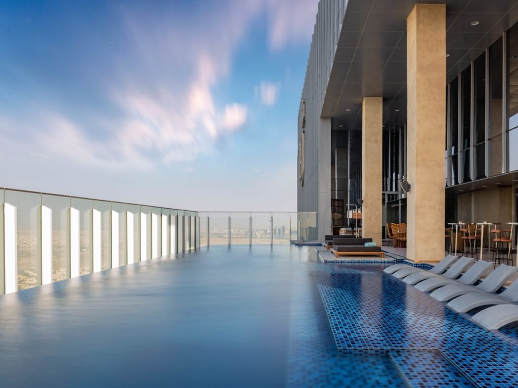 فندق Taj Jumeirah Lakes Towers في دبي اجازة عيد الاضحى