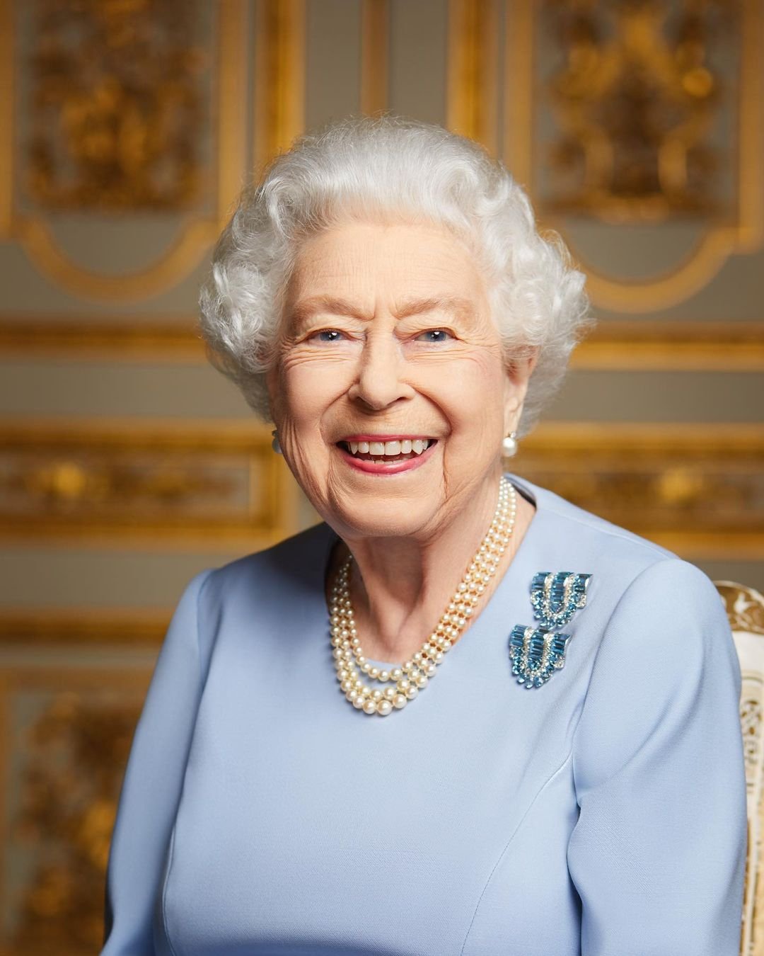 صورة الملكة إليزابيث الجديدة قبل مراسم دنازتها