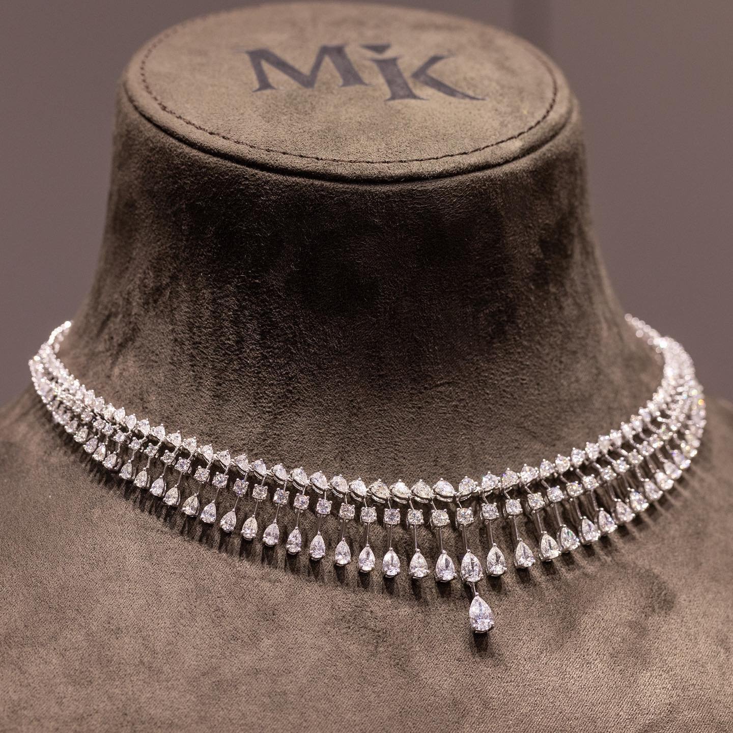 دار MK Jewellery في معرض الجواهر العربية 2022