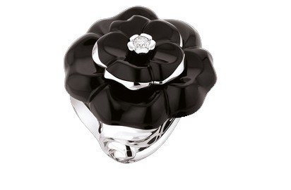 خاتم Cam&eacute;lia  من Chanel