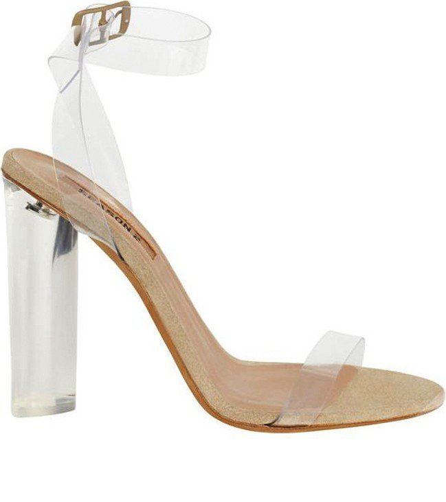 صندال من Yeezy