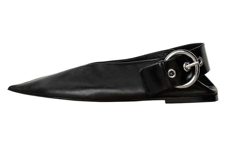 حذاء من C&eacute;line