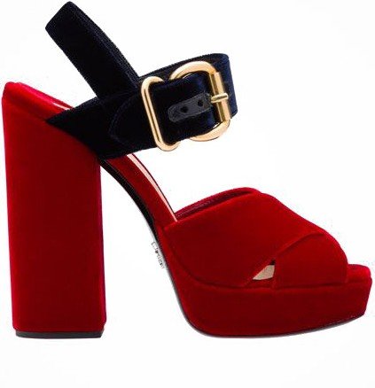 حذاء من Prada