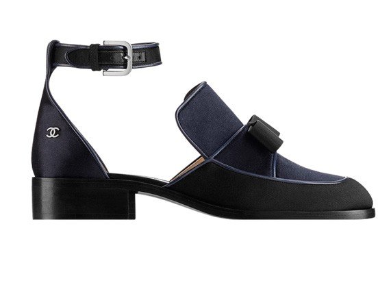 حذاء من Chanel 