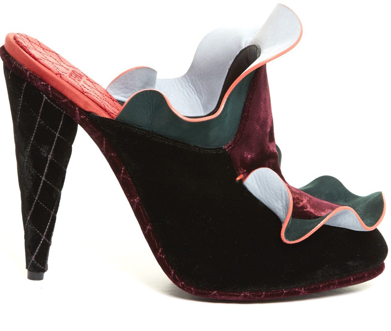 حذاء Waves من Fendi