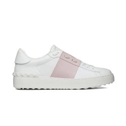 سنيكرز من Valentino