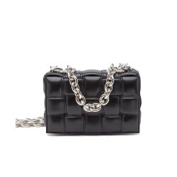 حقيبة The Chain Cassette من Bottega Veneta